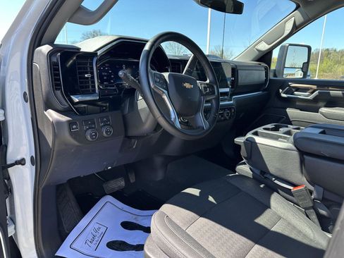 Used 2025 Chevrolet Silverado 2500 LT w/ Convenience Package AWD/4WD image 19