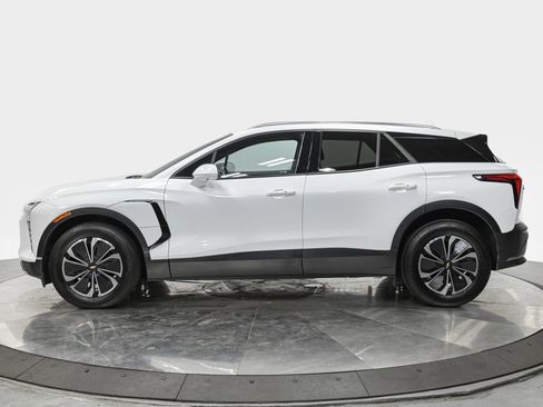 Used 2024 Chevrolet Blazer EV LT AWD/4WD image 2
