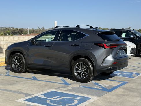 Used 2025 Lexus NX 250 FWD image 9