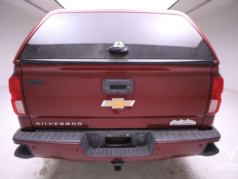 Used 2018 Chevrolet Silverado 1500 High Country image 3