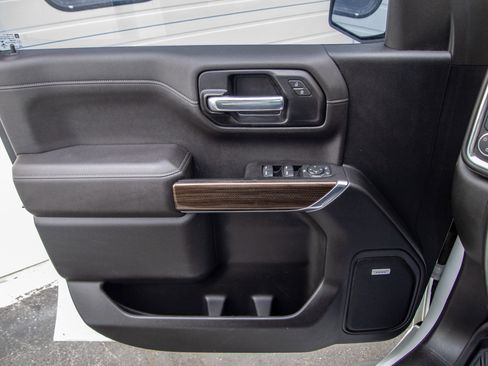 Used 2021 Chevrolet Silverado 1500 LT Trail Boss w/ Convenience Package II AWD/4WD image 11