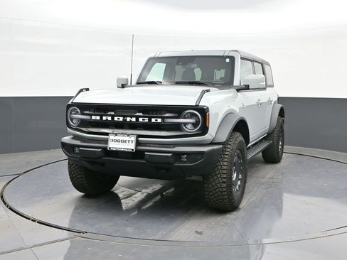 Used 2024 Ford Bronco Outer Banks image 28