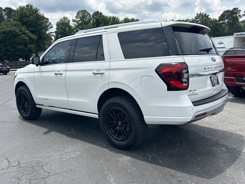 Used 2023 Ford Expedition Platinum AWD/4WD image 6