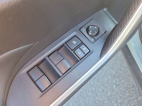 Used 2020 Toyota RAV4 XLE image 22