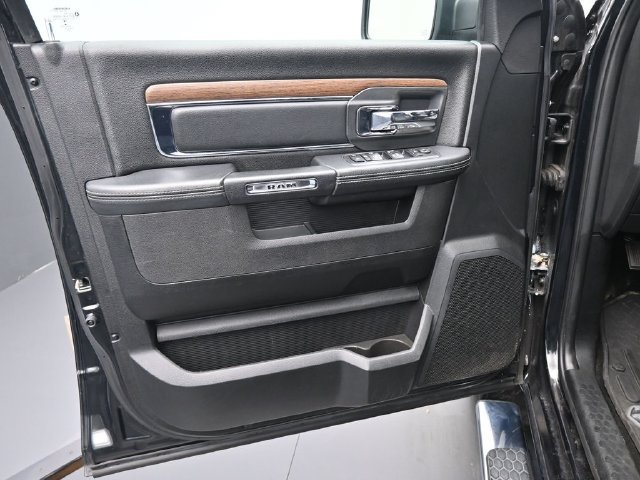Used 2017 RAM 1500 Laramie w/ Convenience Group AWD/4WD image 12