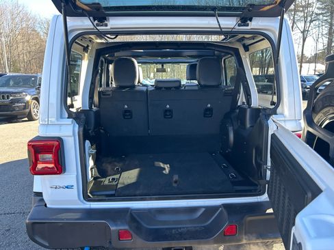 Used 2023 Jeep Wrangler Sahara w/ Cold Weather Group image 31