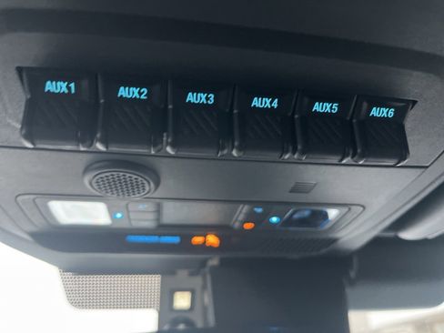 New 2025 Ford Bronco Badlands image 24