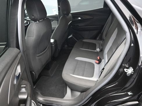 Used 2023 Chevrolet TrailBlazer LT FWD image 25