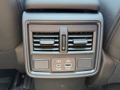 Used 2026 Subaru Forester Premium AWD/4WD image 13