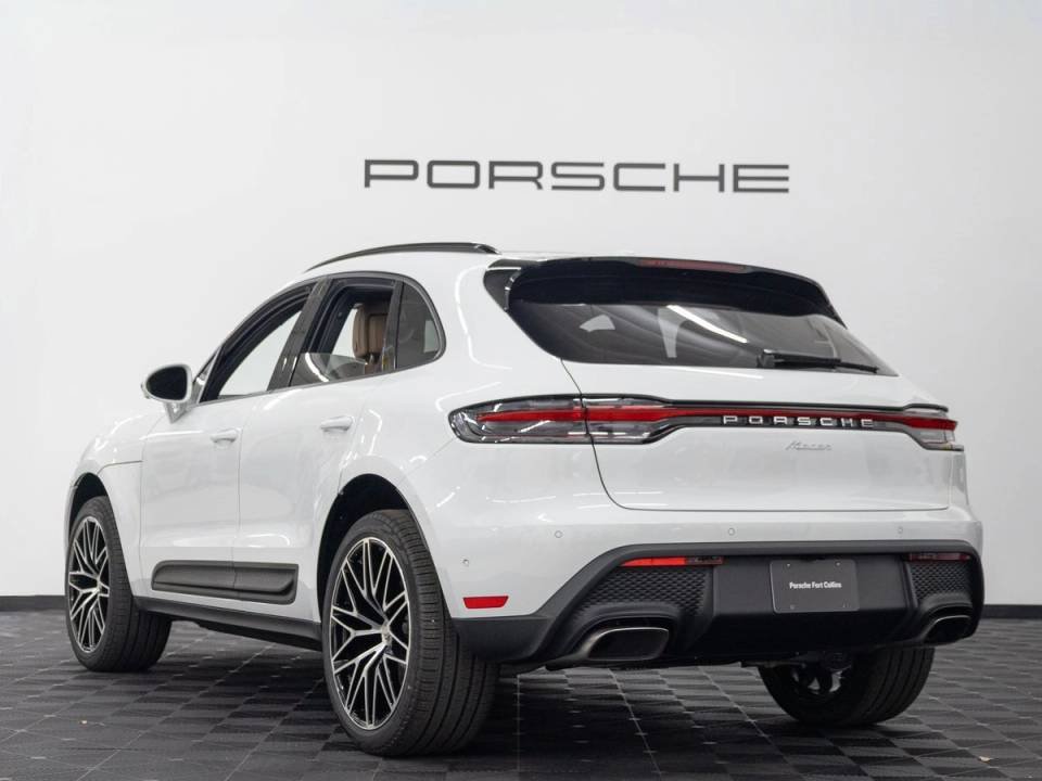 Certified 2026 Porsche Macan AWD/4WD image 27