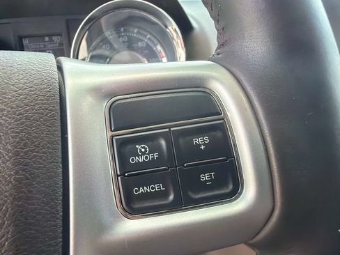 Used 2015 Chrysler Town & Country Touring-L w/ Driver Convenience Group FWD image 25