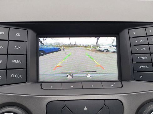 Used 2017 Ford Taurus SEL image 8