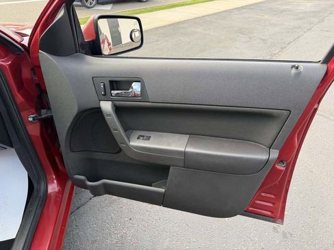 Used 2009 Ford Focus SES image 20