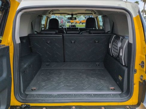 Used 2010 Toyota FJ Cruiser 4WD image 13