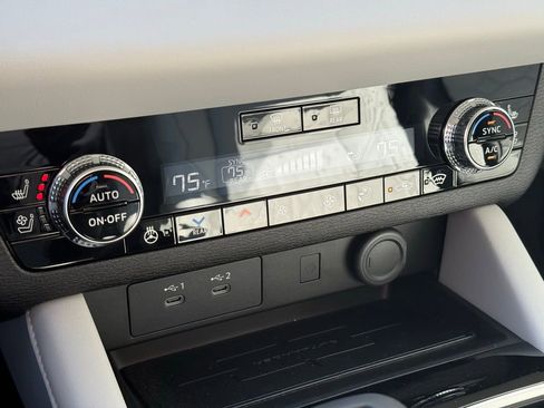 New 2026 Mitsubishi Outlander SEL AWD/4WD image 16