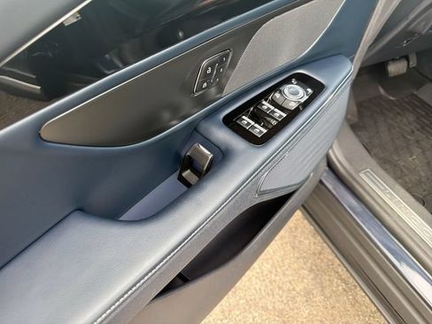 Certified 2024 Lincoln Nautilus Reserve AWD/4WD image 15