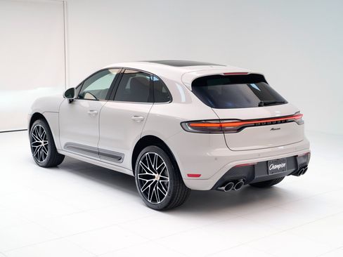 Used 2026 Porsche Macan AWD/4WD image 3