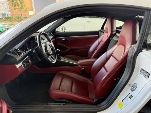 Used 2018 Porsche 718 Cayman image 8