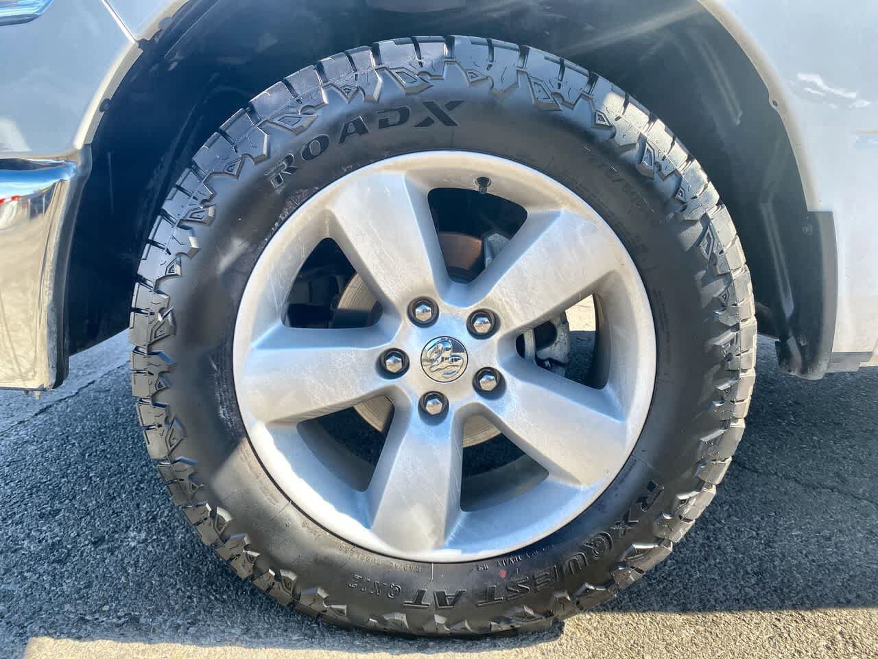 Used 2023 RAM 1500 Classic SLT AWD/4WD image 10