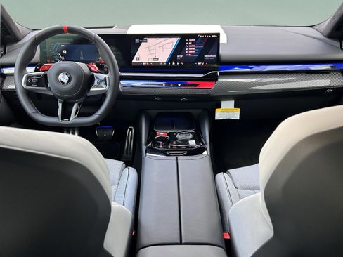 Used 2025 BMW M5 w/ Carbon Package image 10