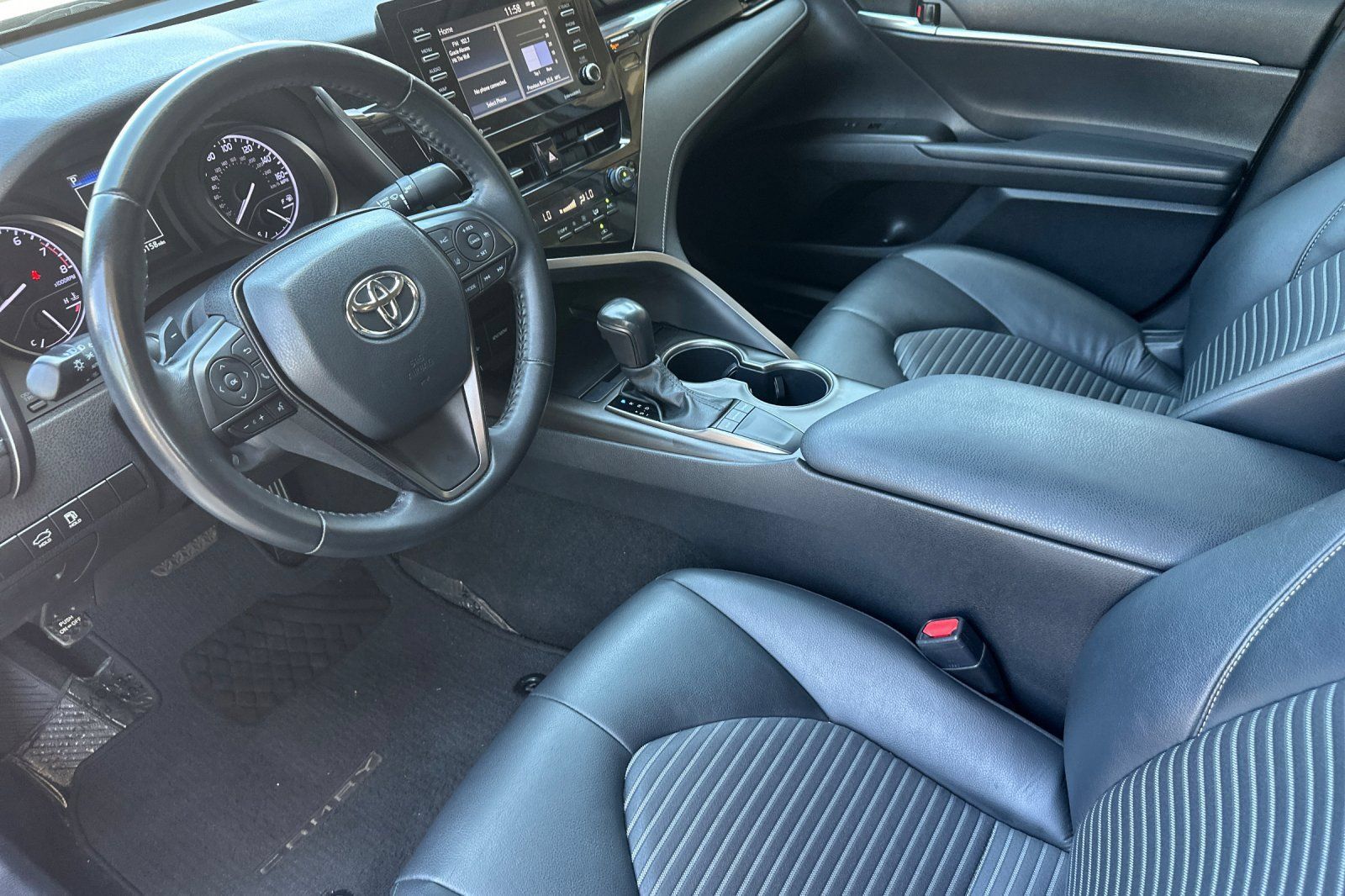 Used 2023 Toyota Camry SE FWD image 10