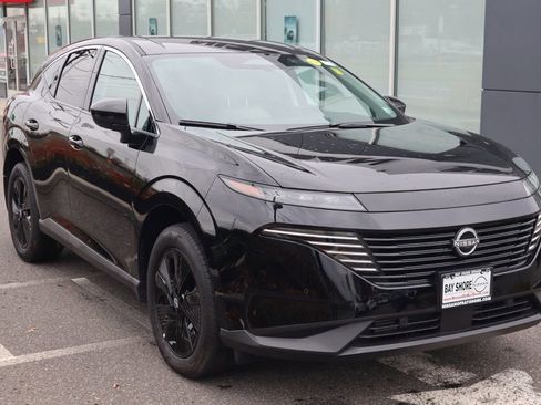 Used 2025 Nissan Murano SV AWD/4WD image 3