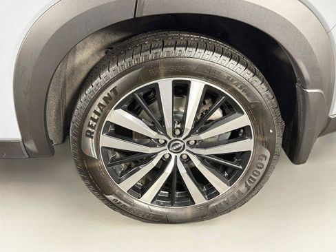 Used 2024 Nissan Pathfinder Platinum AWD/4WD image 36