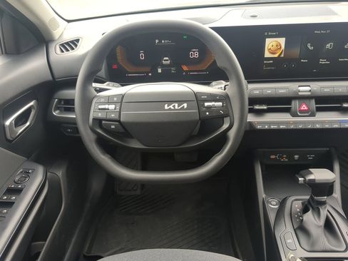 New 2025 Kia K4 LXS image 13