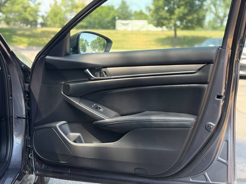 Used 2022 Honda Accord LX image 12