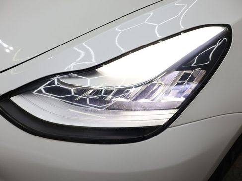 Used 2020 Tesla Model 3 Standard Range Plus image 25