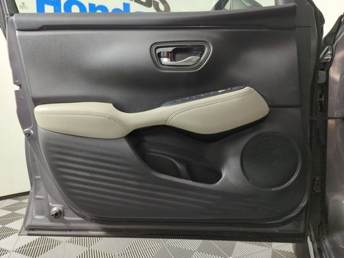 Certified 2024 Honda HR-V EX-L image 9