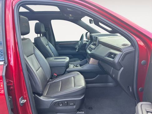 Used 2023 Chevrolet Suburban High Country image 10