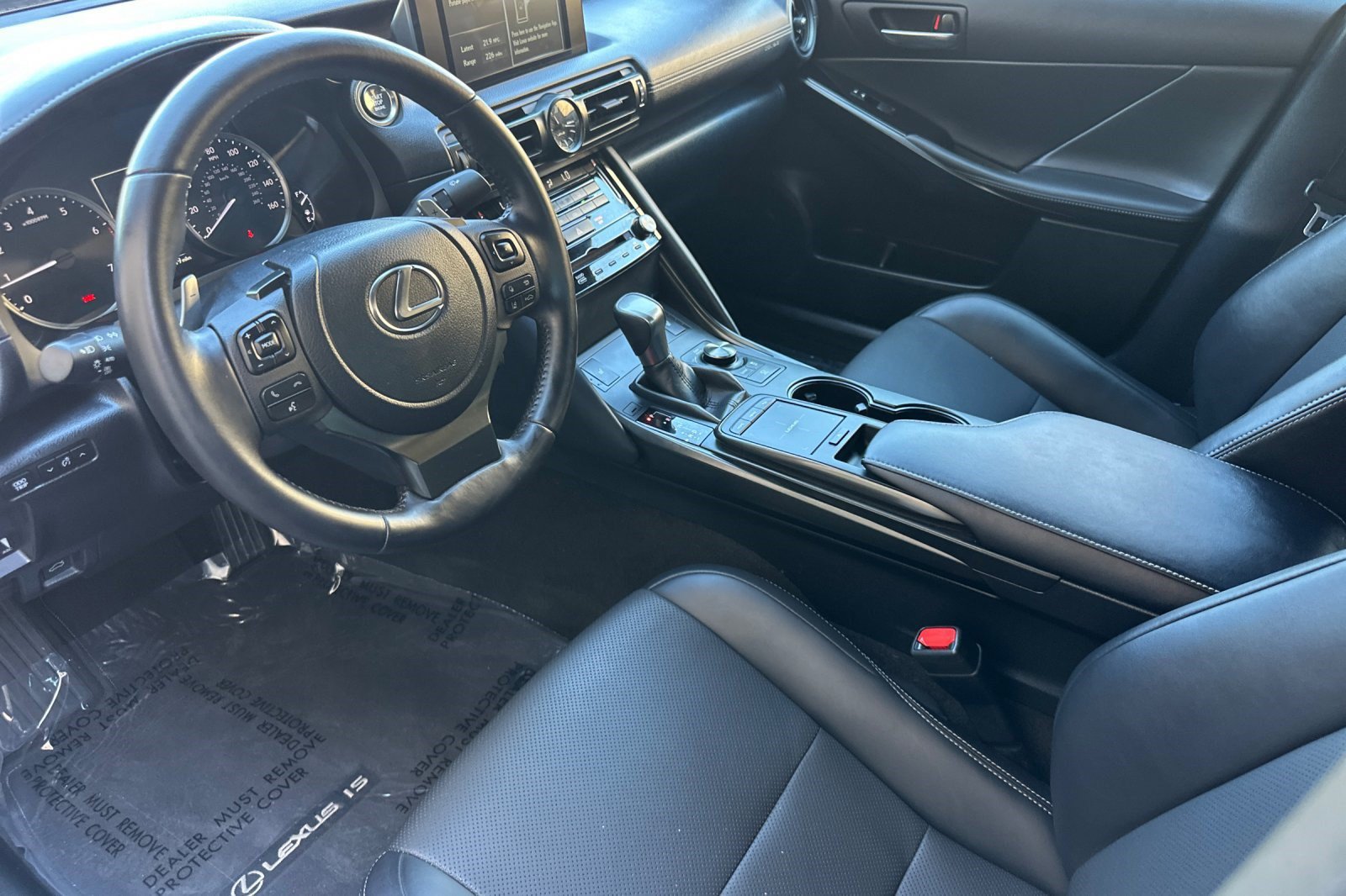 Used 2024 Lexus IS 300 F Sport RWD image 4