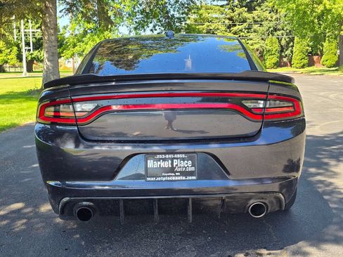 Used 2016 Dodge Charger SXT RWD image 5