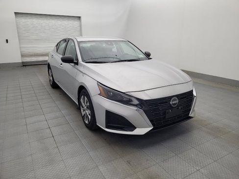 Used 2024 Nissan Altima 2.5 S image 13