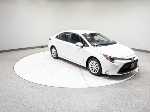 Used 2021 Toyota Corolla LE w/ LE Convenience Package FWD image 24