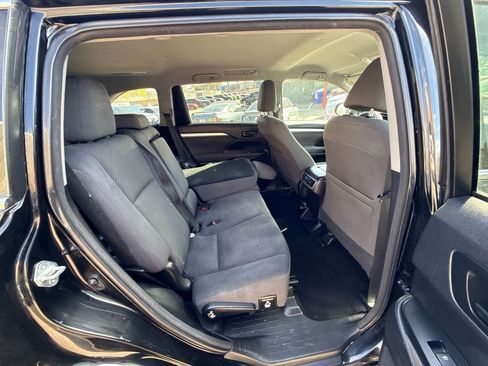 Used 2016 Toyota Highlander LE w/ Protection Package #3 image 21