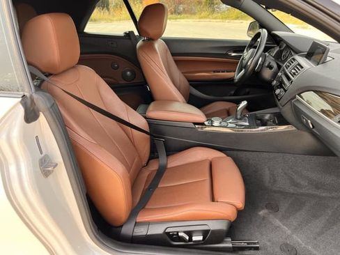 Used 2017 BMW 230i Convertible image 23