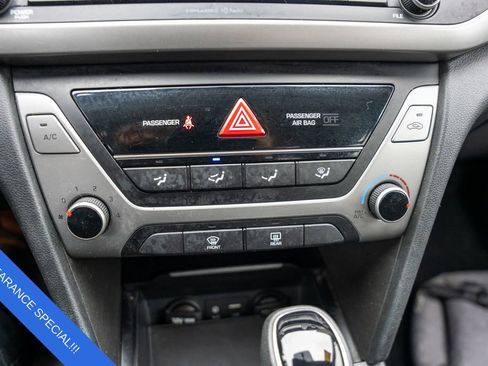 Used 2018 Hyundai Elantra SE w/ SE Connectivity Package 04 image 25