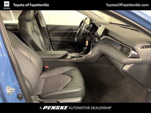 Used 2024 Toyota Camry SE image 6