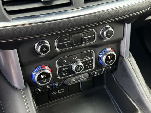 Used 2022 GMC Yukon SLT w/ SLT Luxury Package RWD image 22