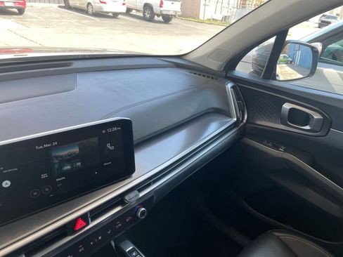 Used 2024 Kia Sorento S image 38