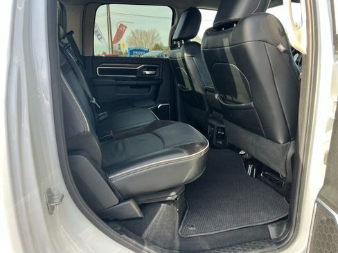 Used 2024 RAM 2500 Laramie AWD/4WD image 18