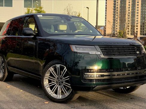 New 2025 Land Rover Range Rover SE image 2