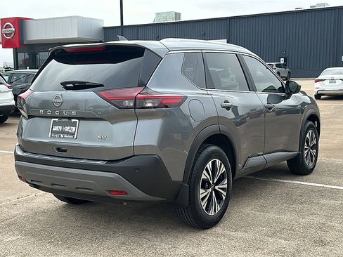Used 2023 Nissan Rogue SV w/ SV Premium B Package image 8