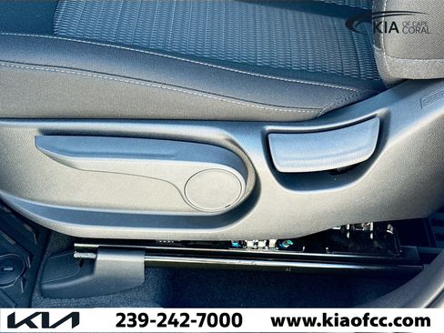 New 2026 Kia Sorento LX FWD image 23