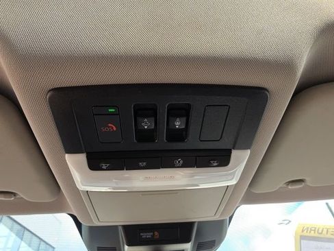 Used 2023 Nissan Rogue SL w/ SL Premium Package image 21