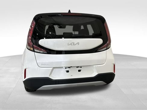 Used 2023 Kia Soul LX w/ LX Technology Package FWD image 4