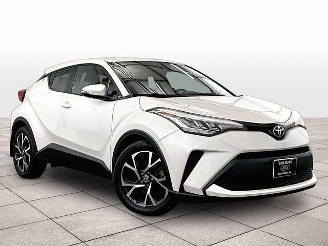 Used 2021 Toyota C-HR XLE FWD image 2
