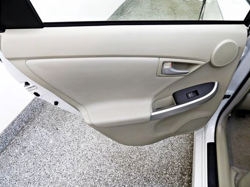 Used 2010 Toyota Prius Five image 9